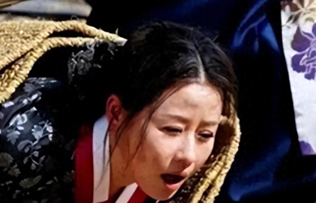 “高雅与残忍并存：女犯人遭受虎豹戏春刑罚的惊人全过程”