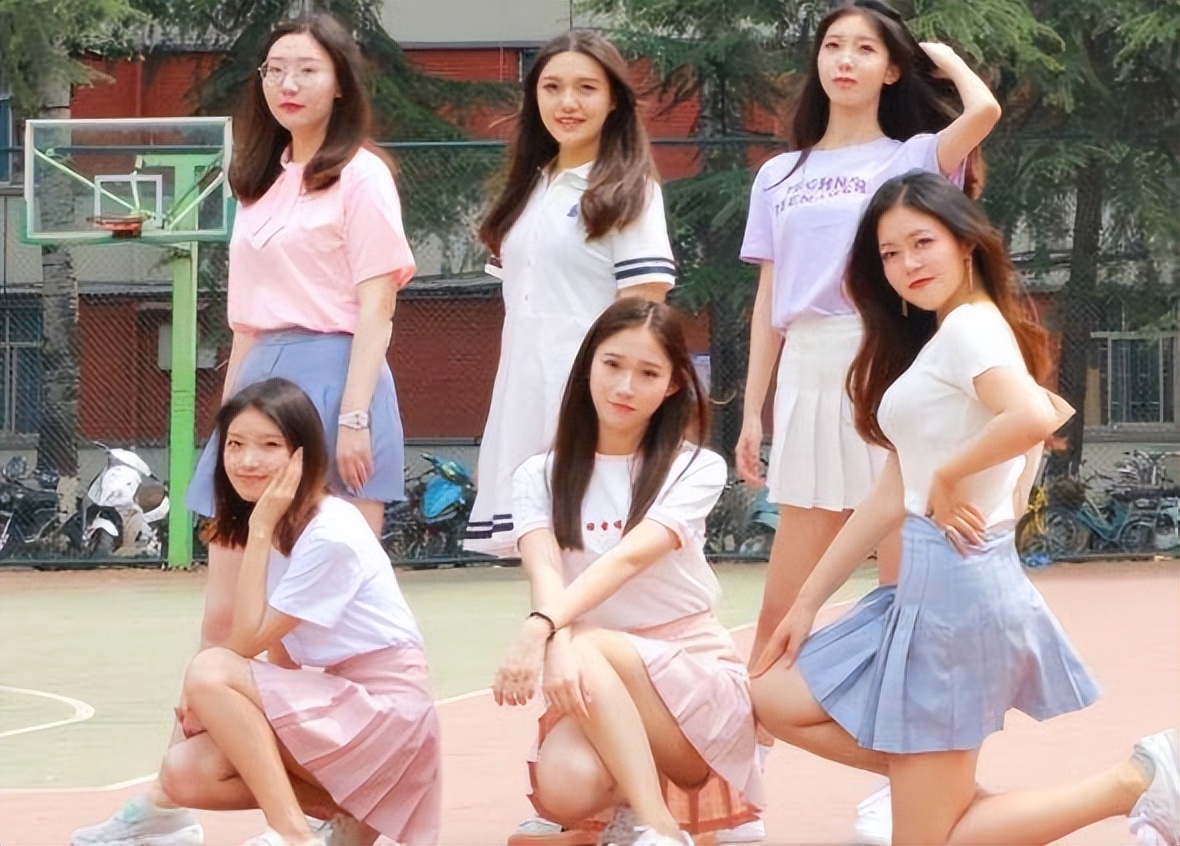 大三女生考公务员好还是考研好,女生选择公务员还是辅导员