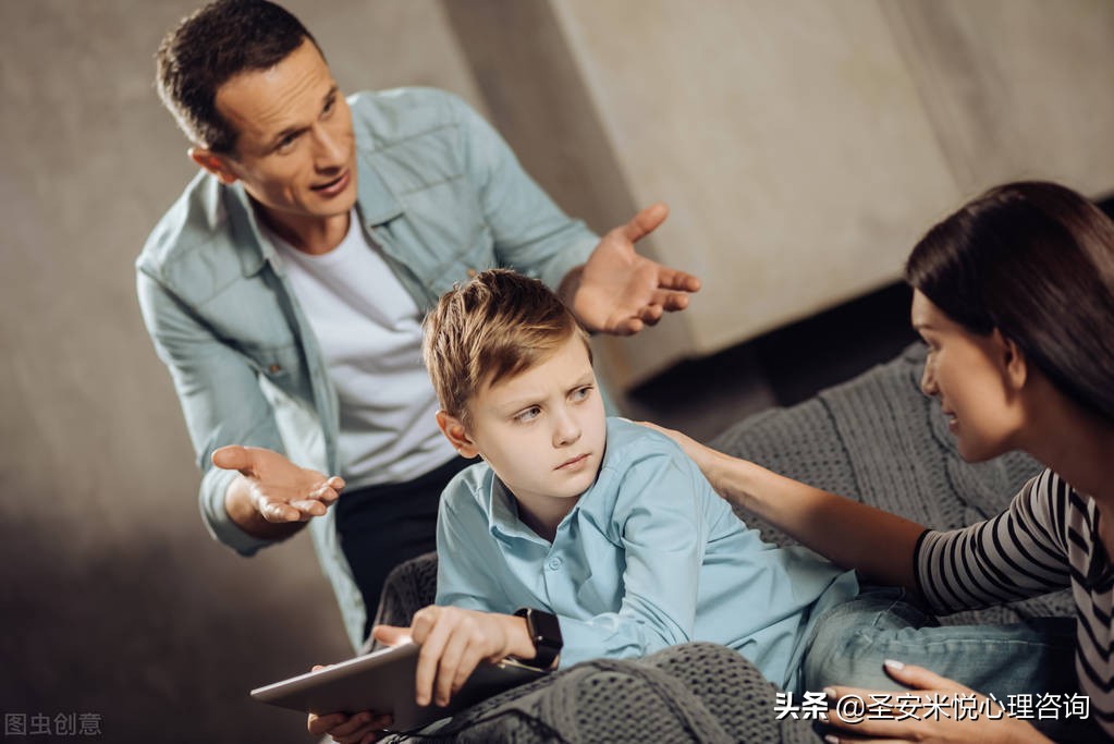 “家人一提这句话，男孩总发烧”：青少年抑郁，远不止心情不好