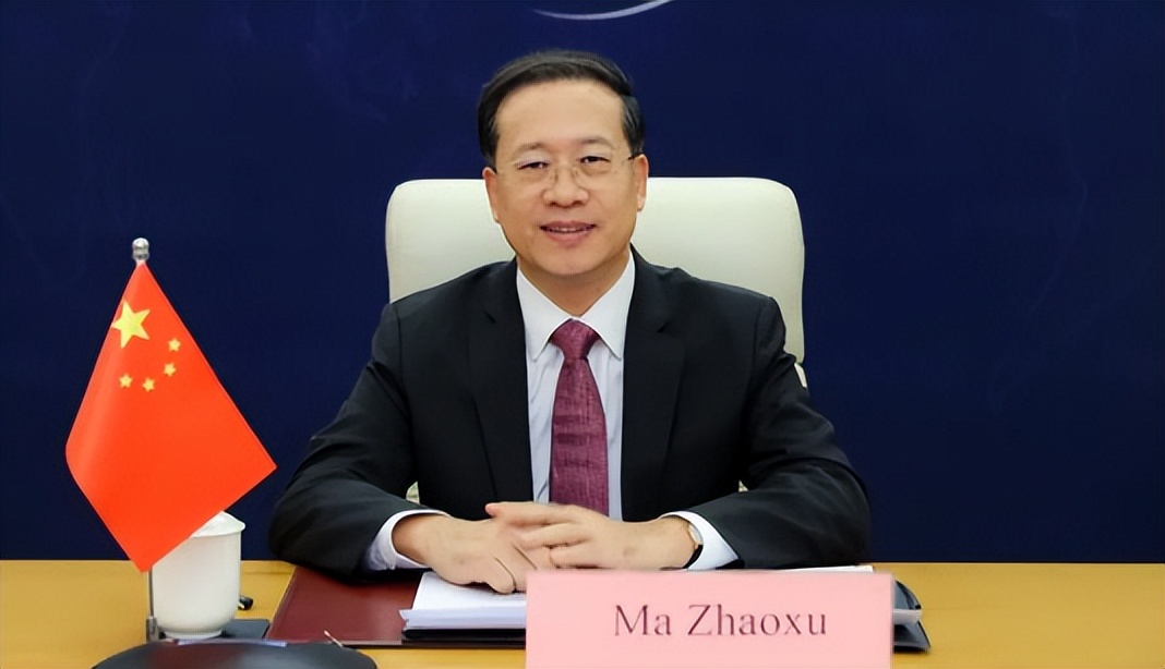 中国缺席金砖峰会，秦刚外长致电南非，给了印度明确信号