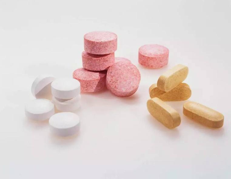 常失眠和缺乏维生素有关系？这2种维生素带着吃，有助于改善睡眠