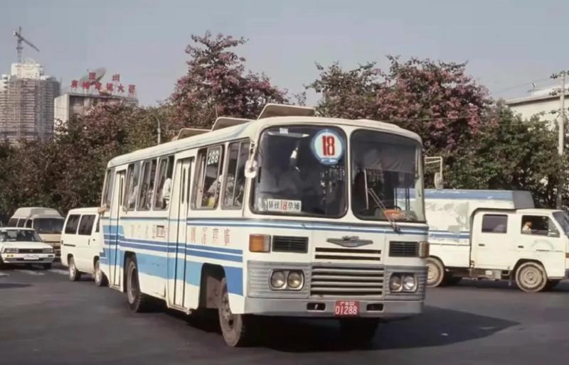 1991年，*小平邓**为深圳火车站题字，为何只写“深圳”没写“站”？