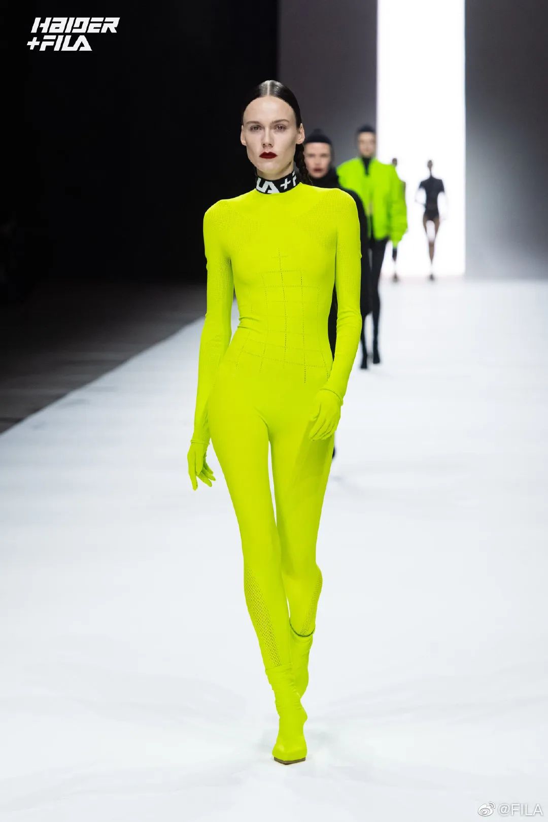 lv梅西c罗同框高清图,梅西c罗同框为lv拍广告营销