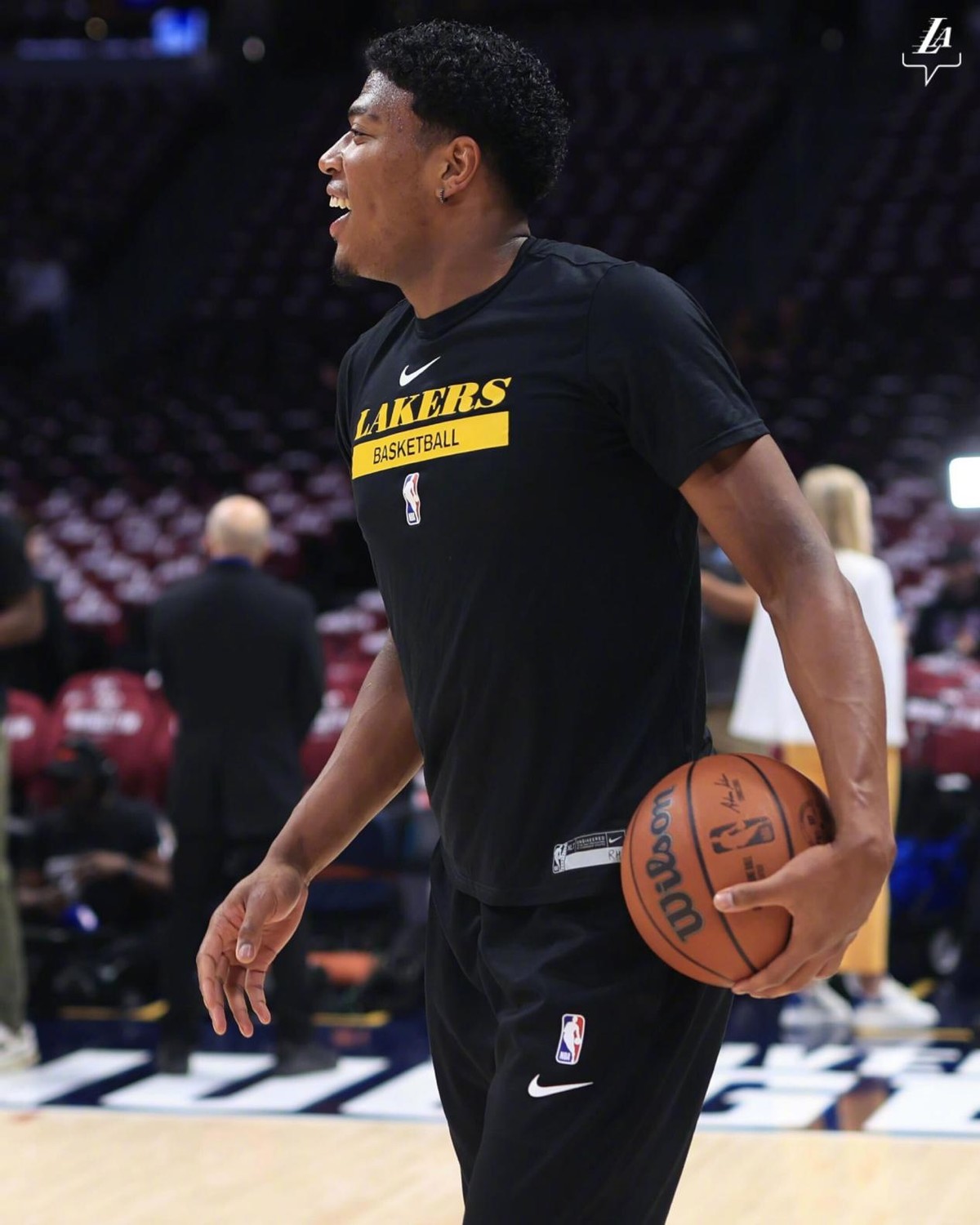 八村塁vs约基奇体测对比,八村塁为什么可以防守约基奇