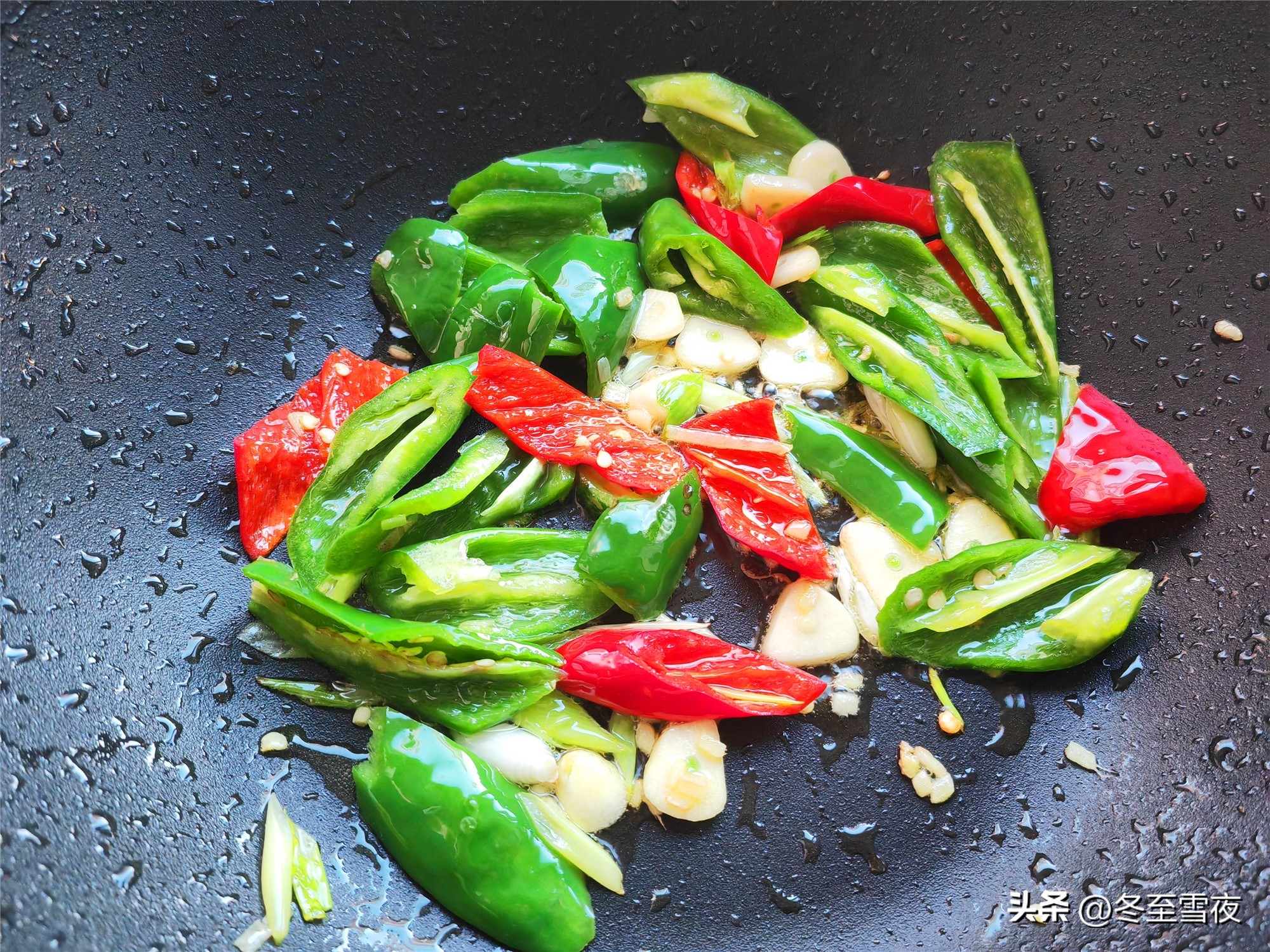 买猪肉剩下的猪皮,带猪皮的肉能炒菜么