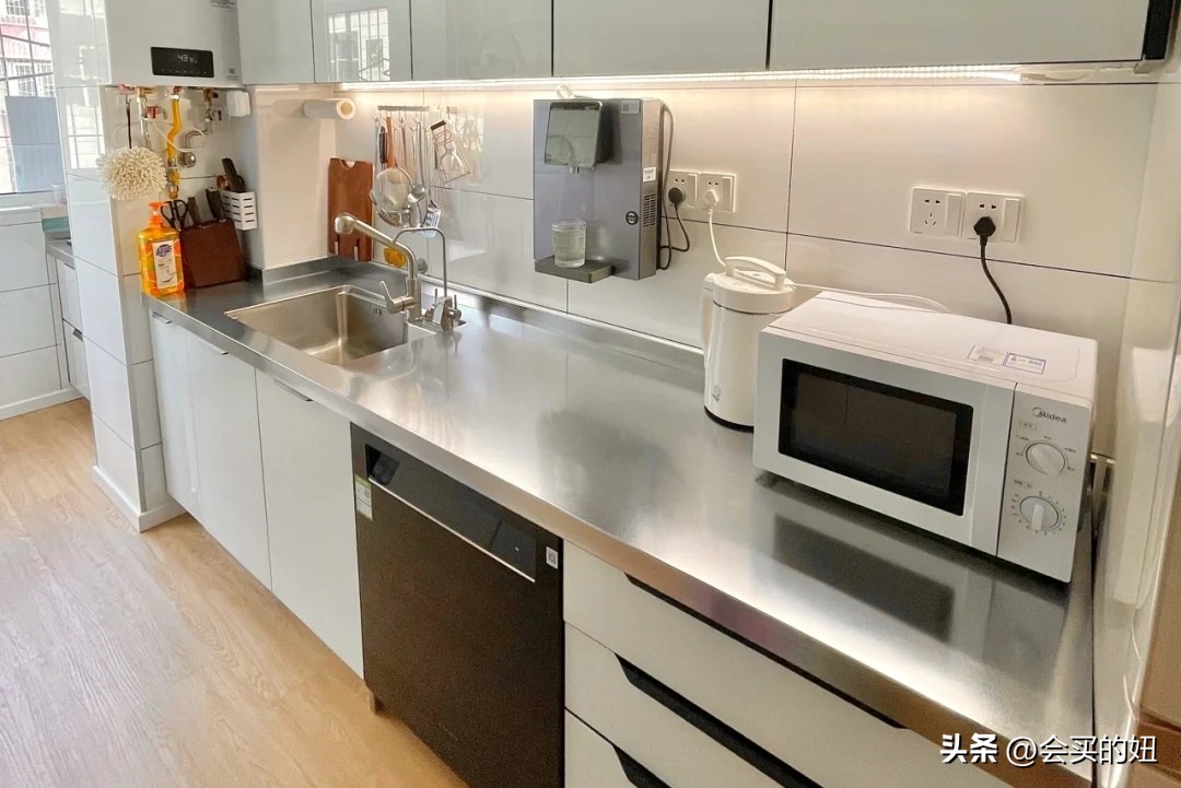 石英石和大理石岩板价格差多少,岩板石英石大理石台面餐桌