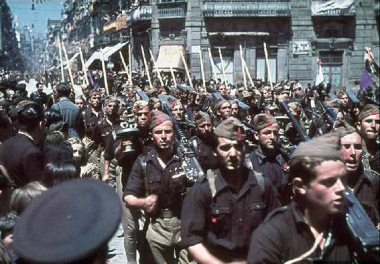 独裁者佛朗哥的争议一生：有何魔力屹立不倒？看热闹的“墙头草”