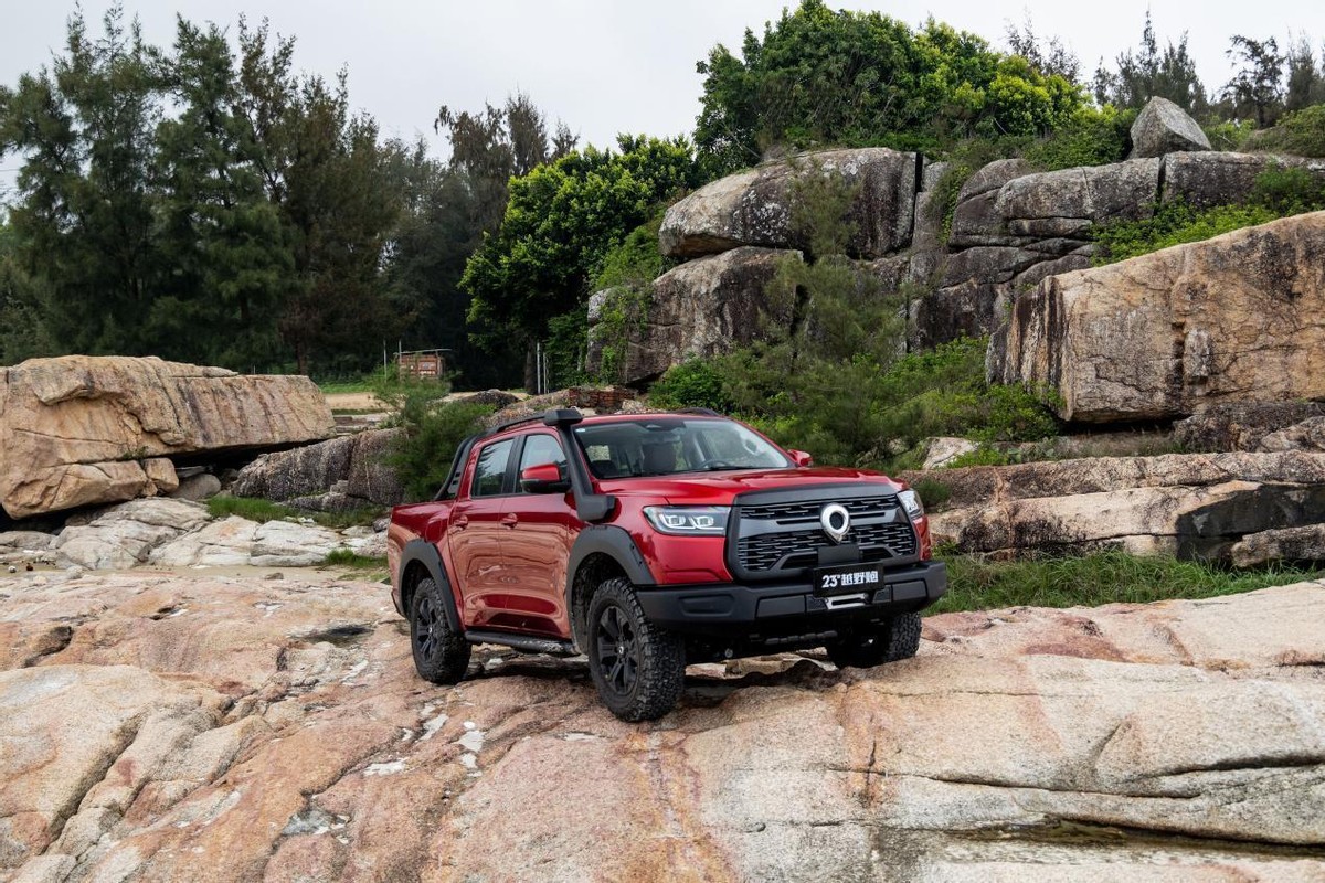 23款长城越野炮柴油四驱进阶版,23款长城越野炮自动四驱高阶版