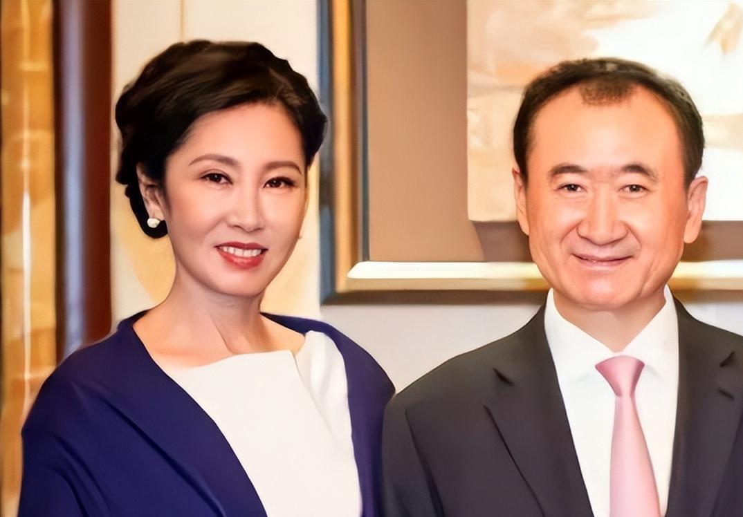 王思聪谈王健林现状,王健林4000亿负债怎么回事