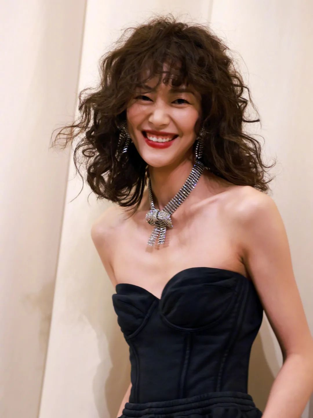 发量少适合哪款卷发,自然卷发适合烫什么样的卷发