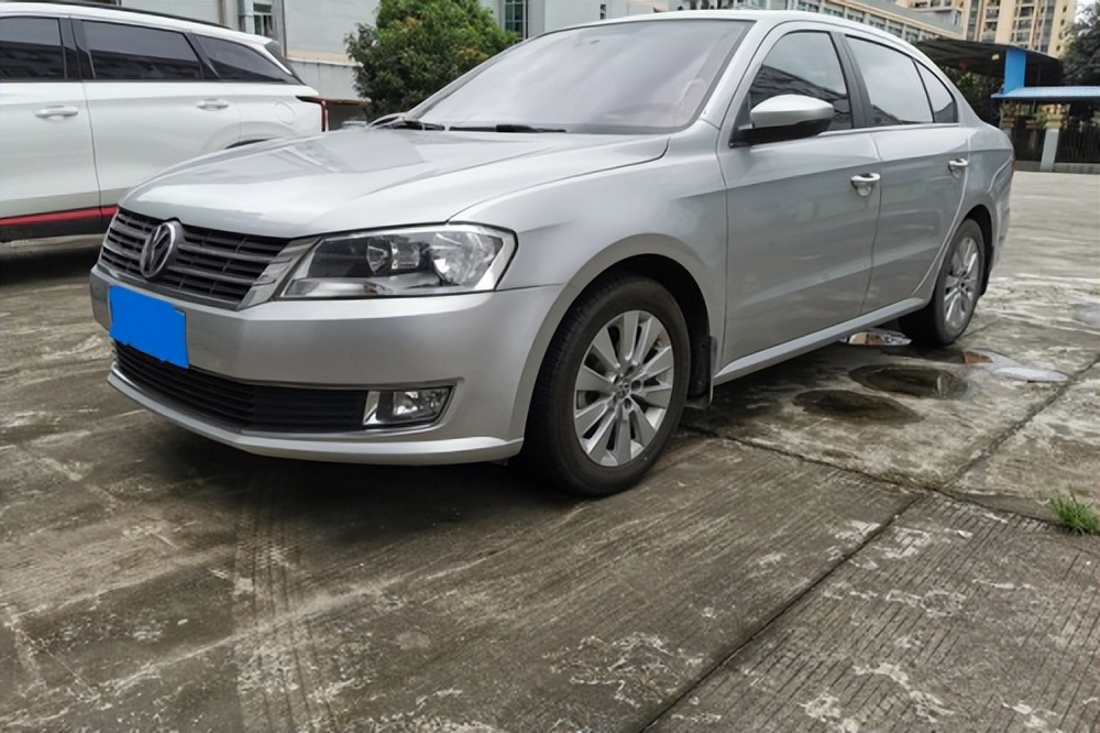 车内空调异味刚换的空调滤芯,车里有异味换空调滤芯管用吗