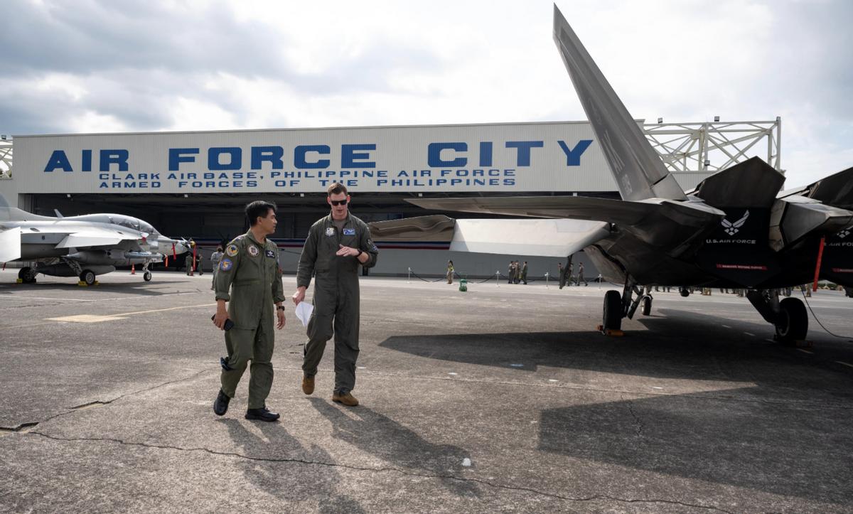 中方谈菲律宾涉仁爱礁言论,中方回应菲律宾总统涉台言论