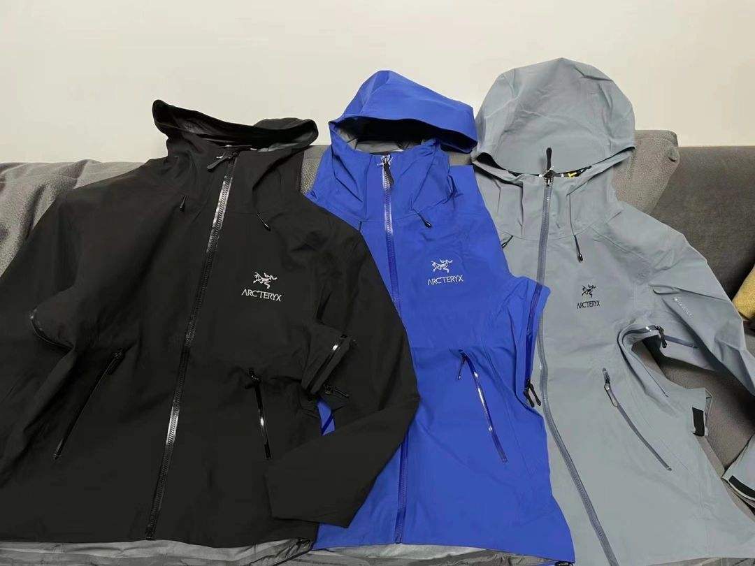 户外装备爱马仕,奢侈品prada冲锋衣