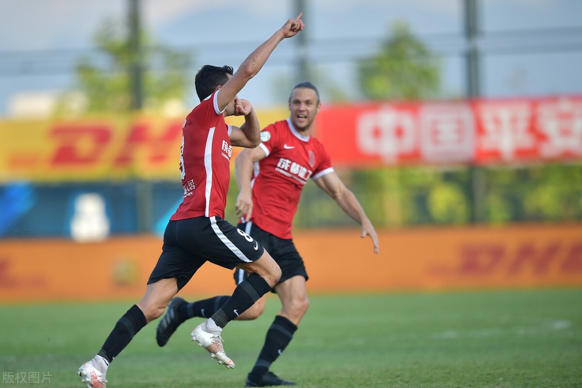 他在J2联赛出战16次就进1球，却能成中超座上宾，已加盟成都蓉城