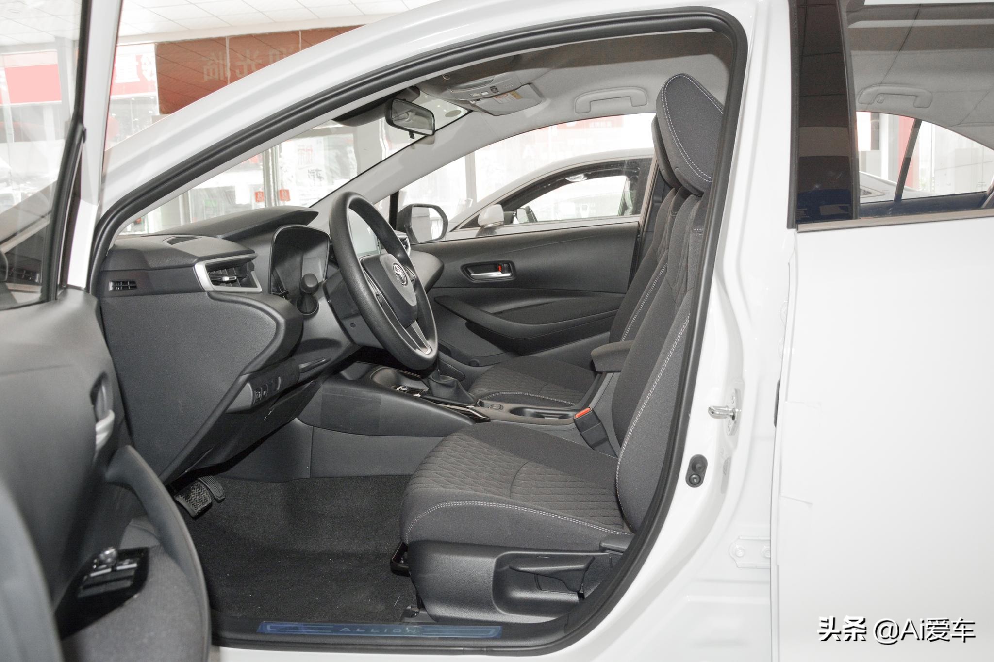 2750mm合资紧凑三厢家轿，配置全价格低油耗5.7L，实拍丰田亚洲狮