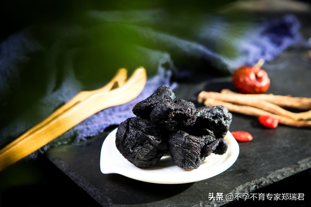 怎么才能让卵巢不衰老,让高龄女性恢复卵巢中药土方法