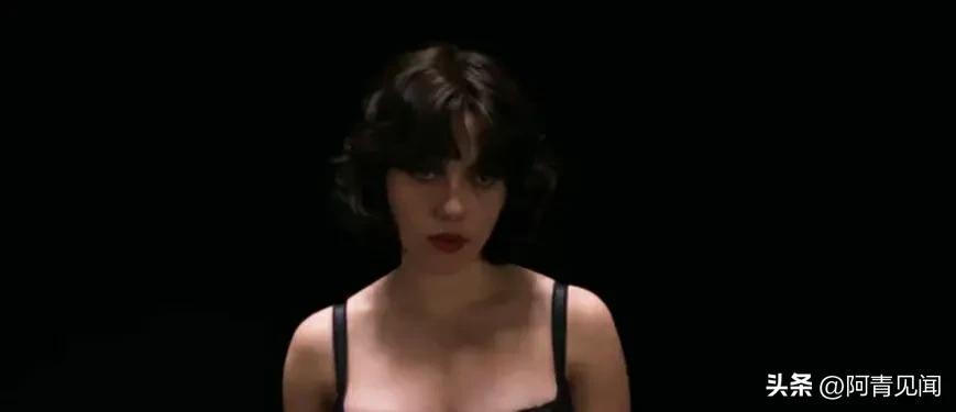 黑寡妇斯嘉丽约翰逊动图,黑寡妇斯嘉丽约翰逊主演的影片