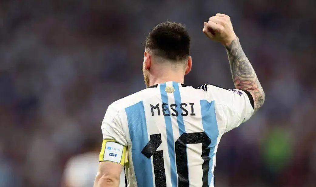 梅西名副其实的第三任球王,梅西历史球王