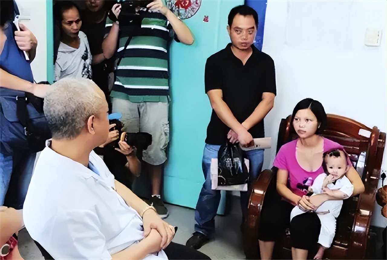 刚出生的小孩长满了黑斑,刚出生小孩皮肤黑斑