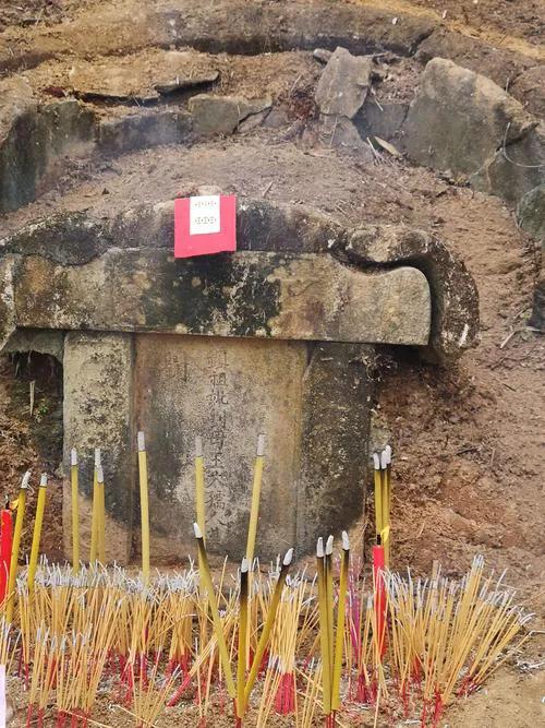 清明节扫墓为什么要放鞭炮,清明节上坟烧纸钱真的有用吗