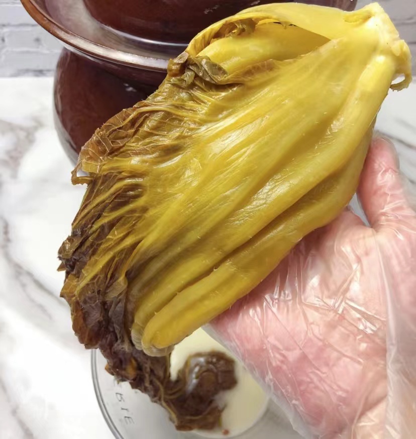 自己做的酸菜这样炒味道太棒了,自己制作的酸菜又酸又香