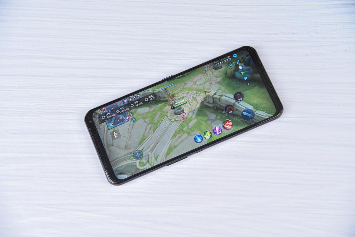 联想豁出去了，18+640GB降至4499元，游戏*党**确定不心动？