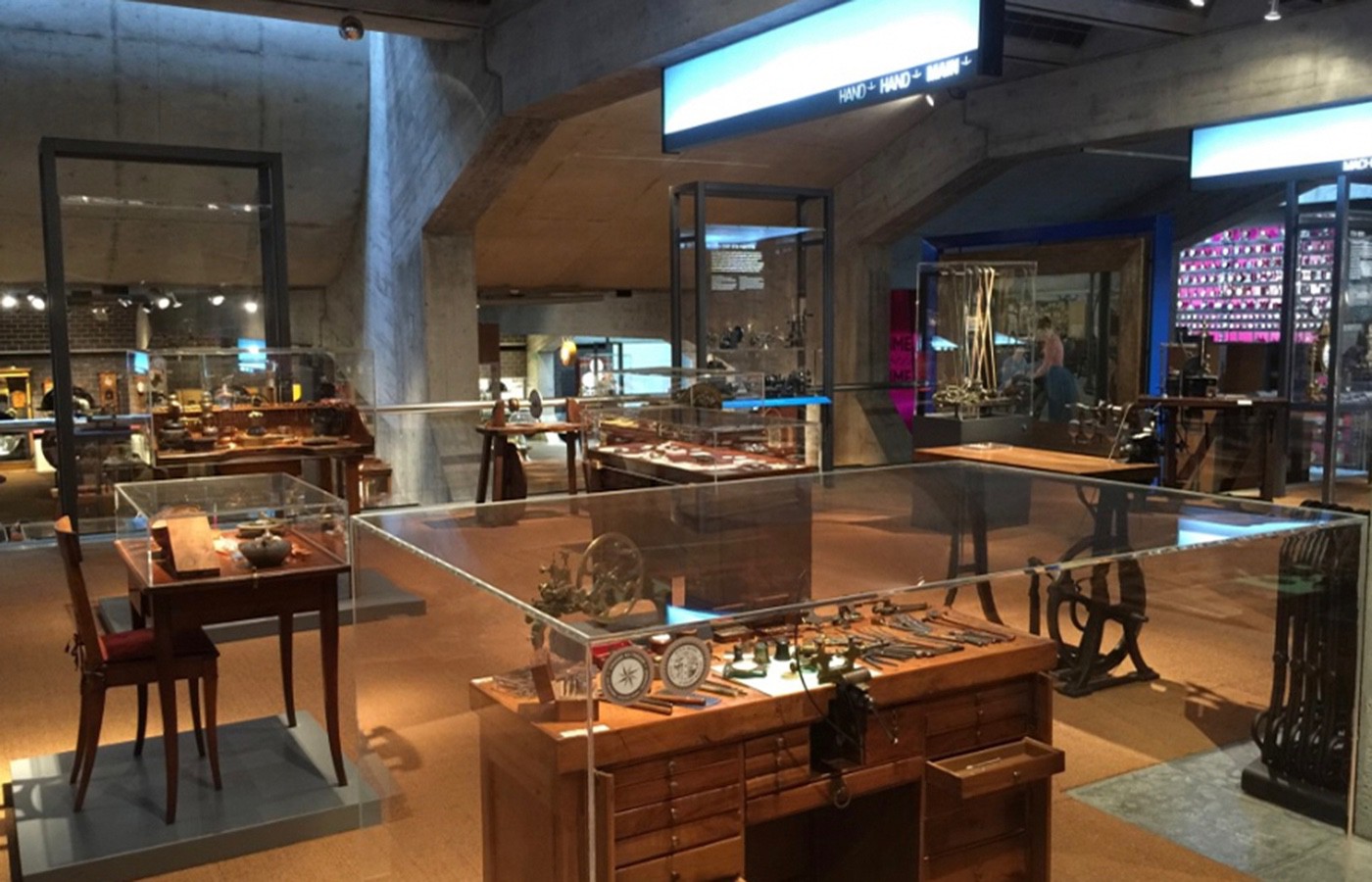 拒绝杂牌电话手表,瑞士表入门怎么选