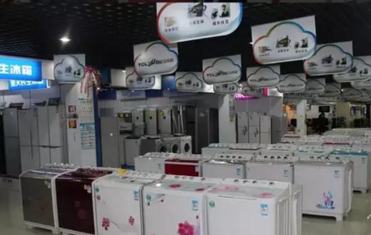 甘肃女子变卖家产花千万开发沙漠,女子砸千万家产完整版