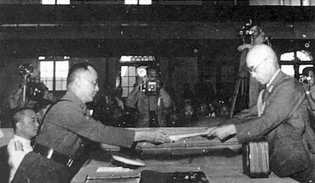 *刀刺**送最后的日本鬼子上路，抗战胜利三年后，*向前徐**对阵侵华日军