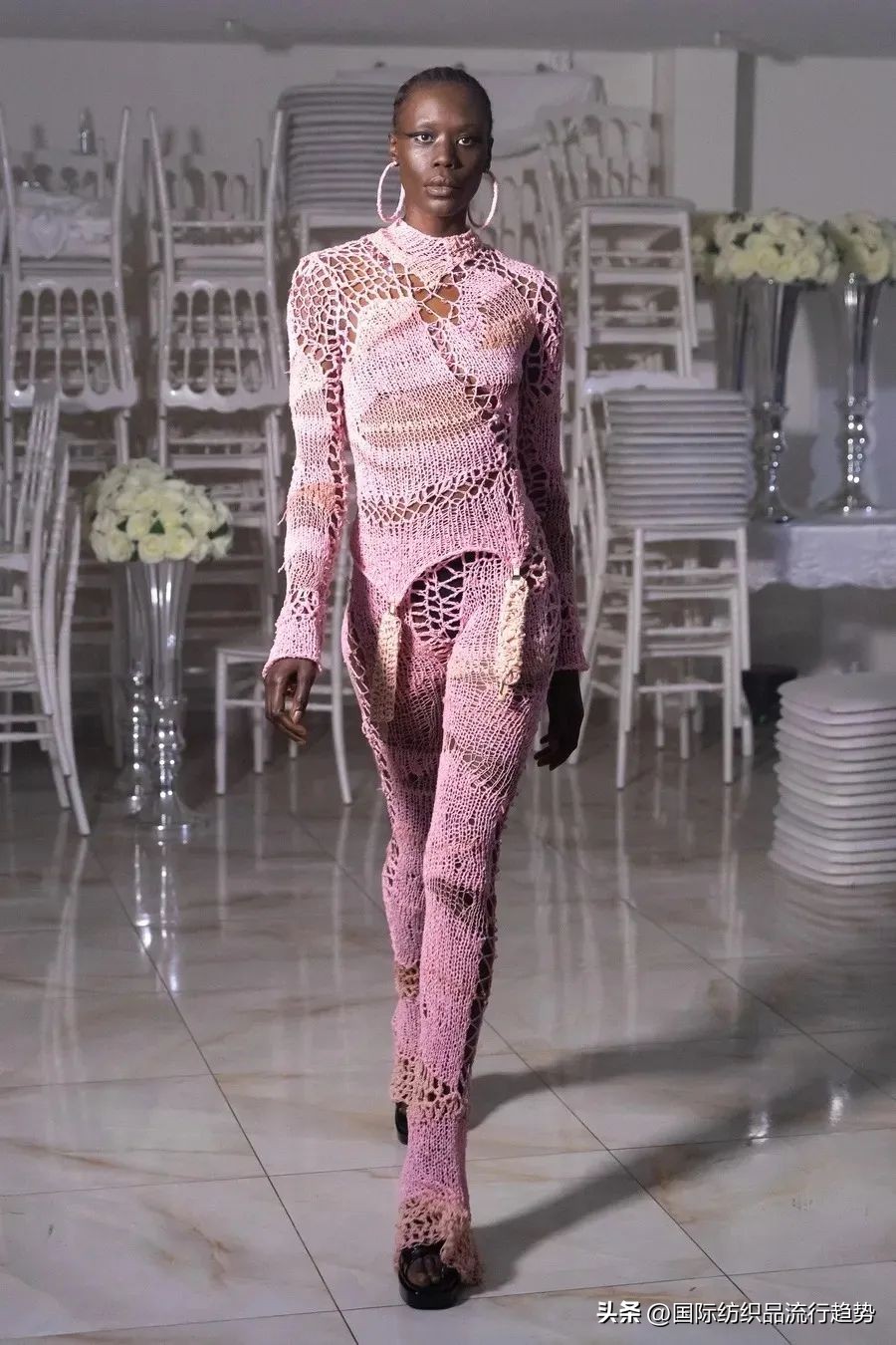 现实中的皇帝的新装,皇帝的新装设计