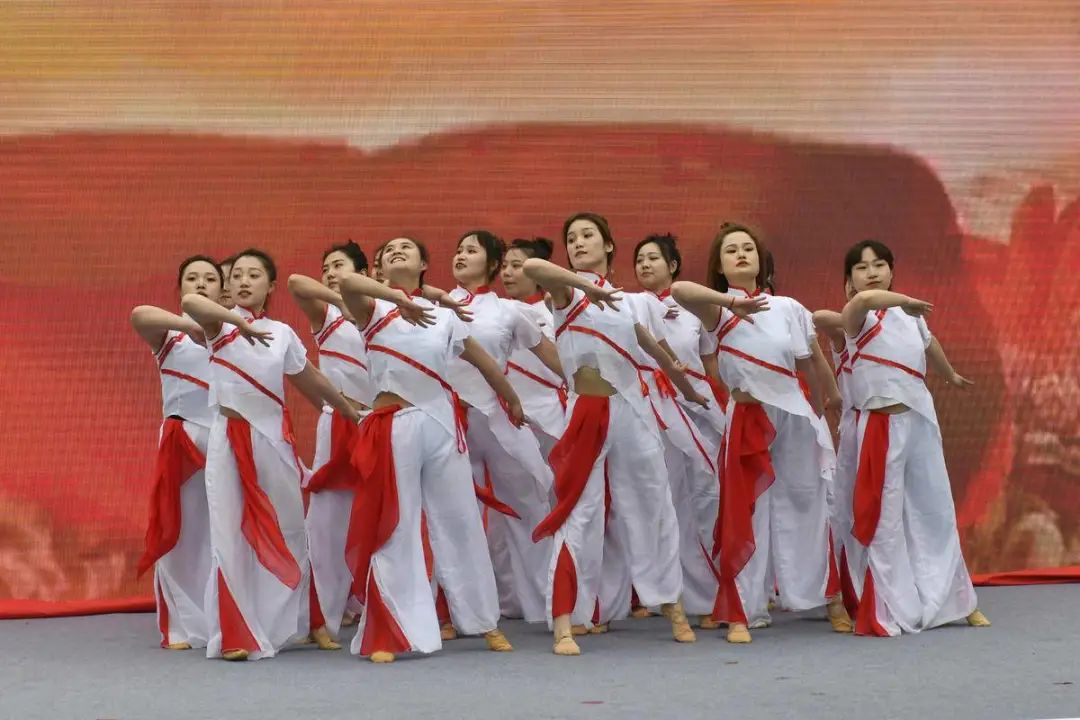 倾听儿童相伴成长学前教育宣传月,吕梁市学前教育宣传月