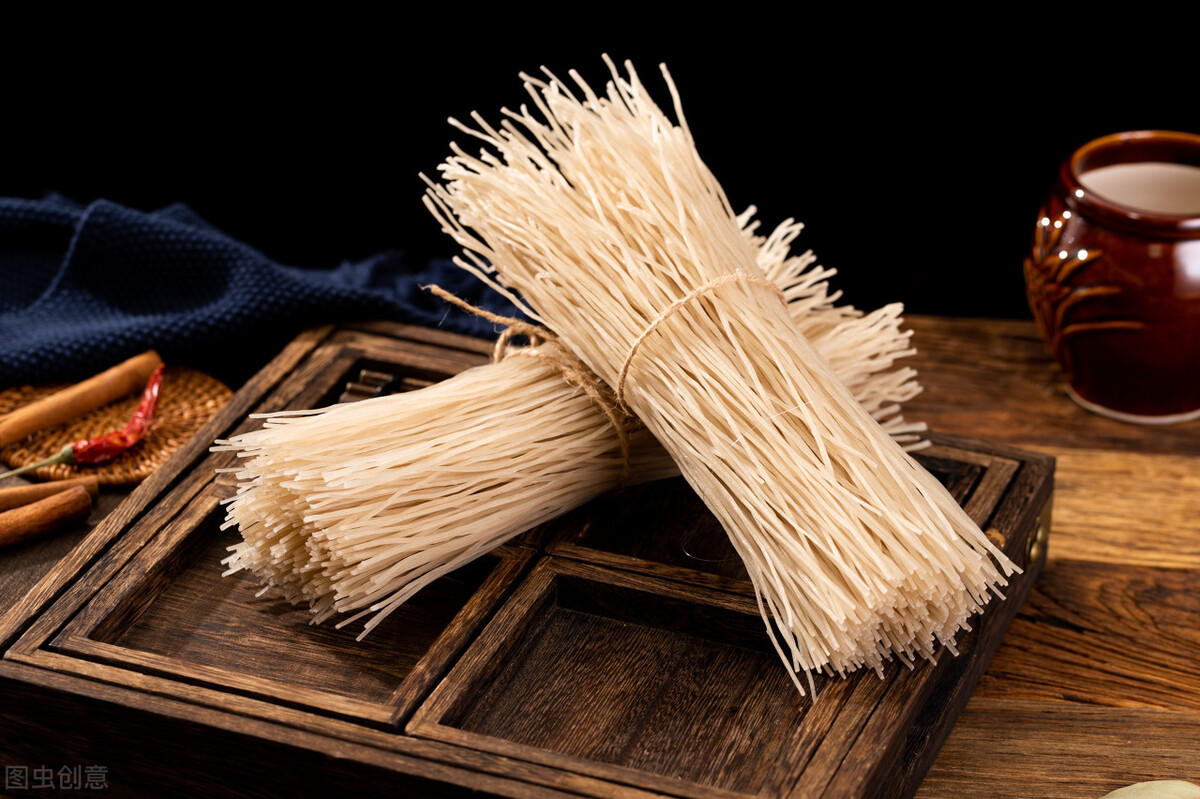 怎样用火烧检测红薯粉真假,红薯粉怎么分辨真假粉条