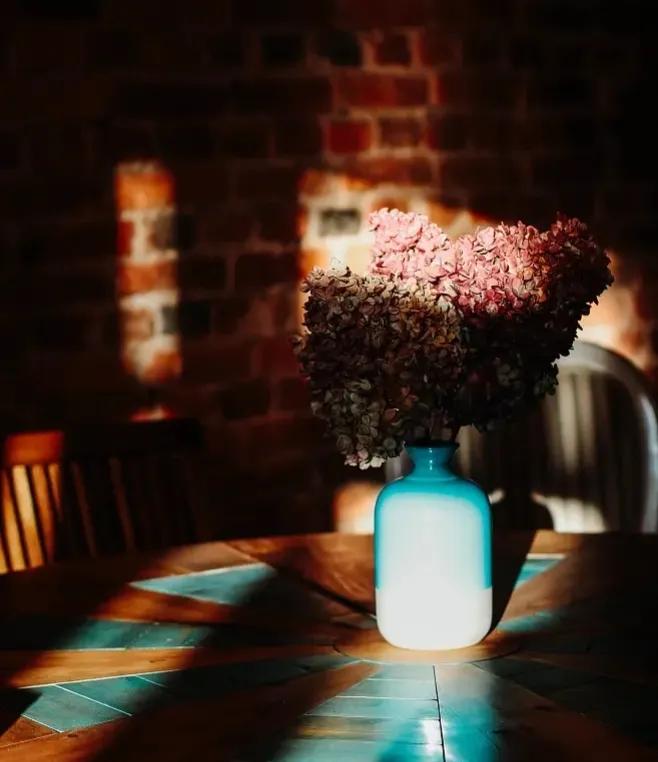 抖音最火走心感动的句子,想多了头疼想通了心疼的句子