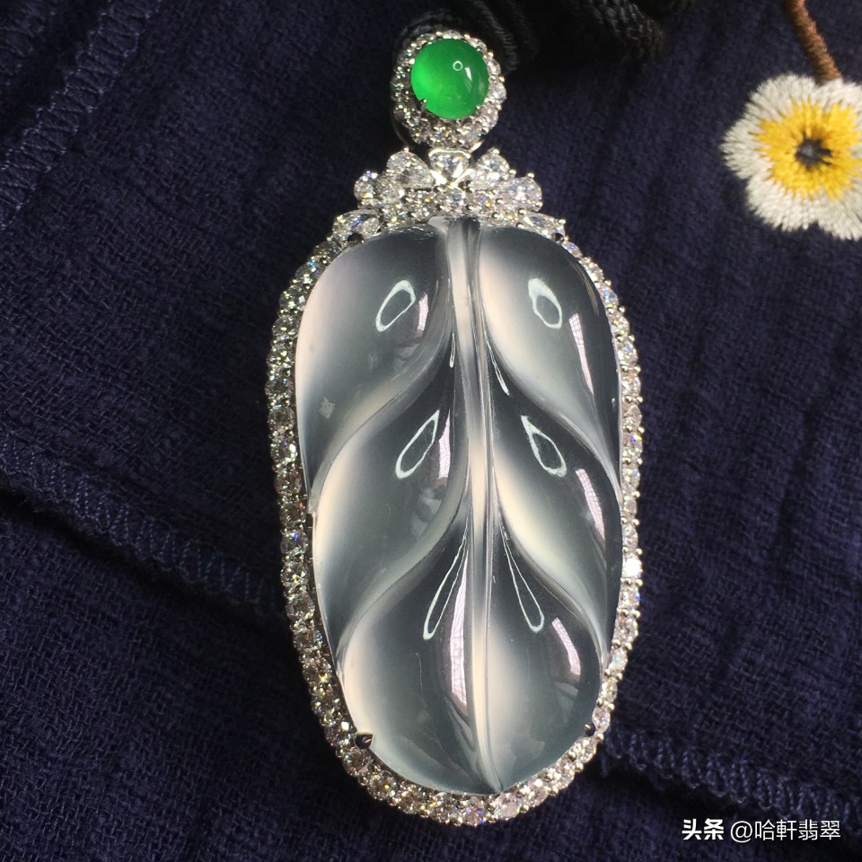 翡翠的色与种为何总是难以兼得,色不均匀的翡翠