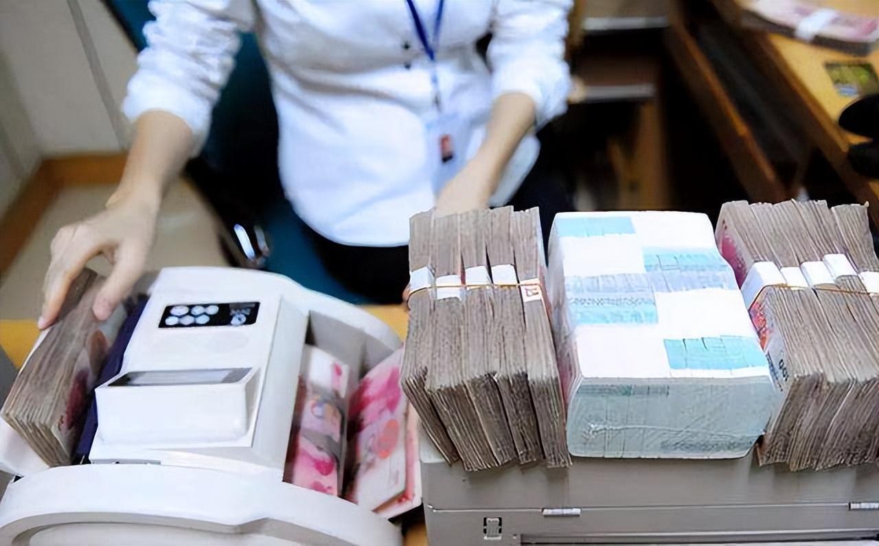 邮政储蓄银行最新揽储,邮储银行利率下调如何应对