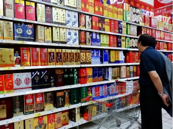 农村街头十几块一斤的散酒,街边散酒是粮食酒吗