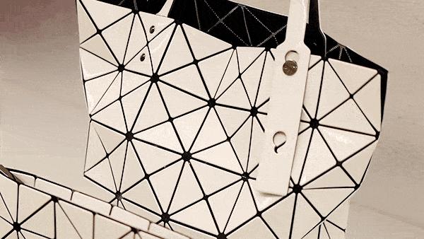 三宅一生水桶包2021,2023年第一只大牌包包