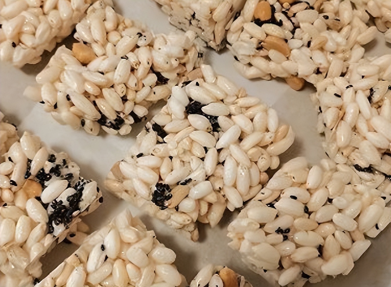 盘点60、70、80、90年代的代表零食，你吃过吗？