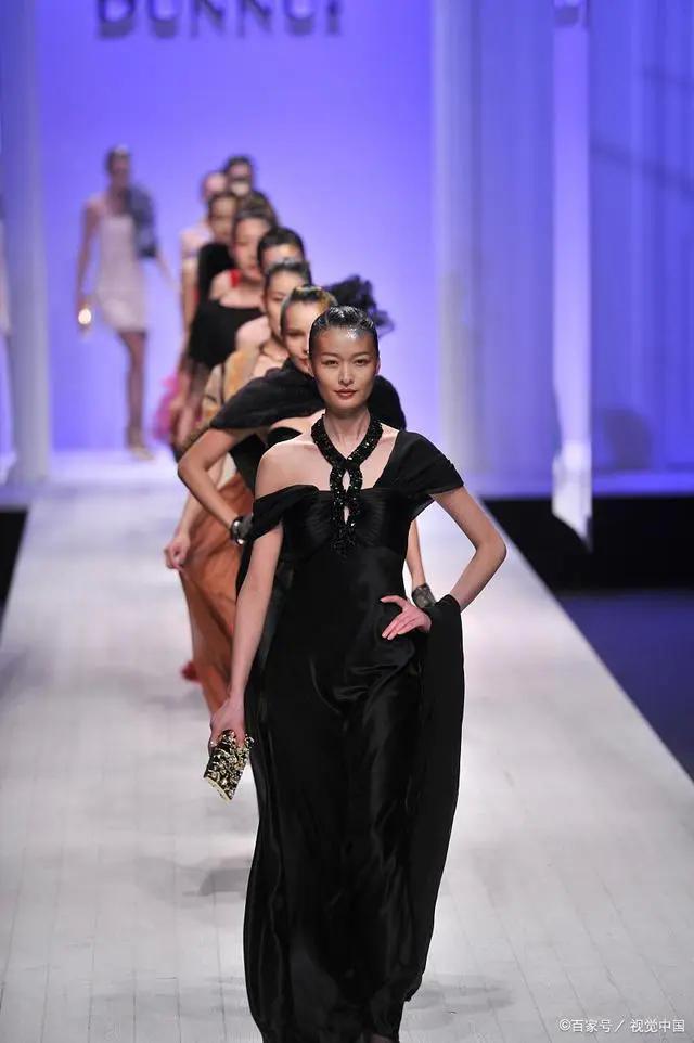 婕妯＄壒璧扮,婕鏃惰妯＄壒璧扮