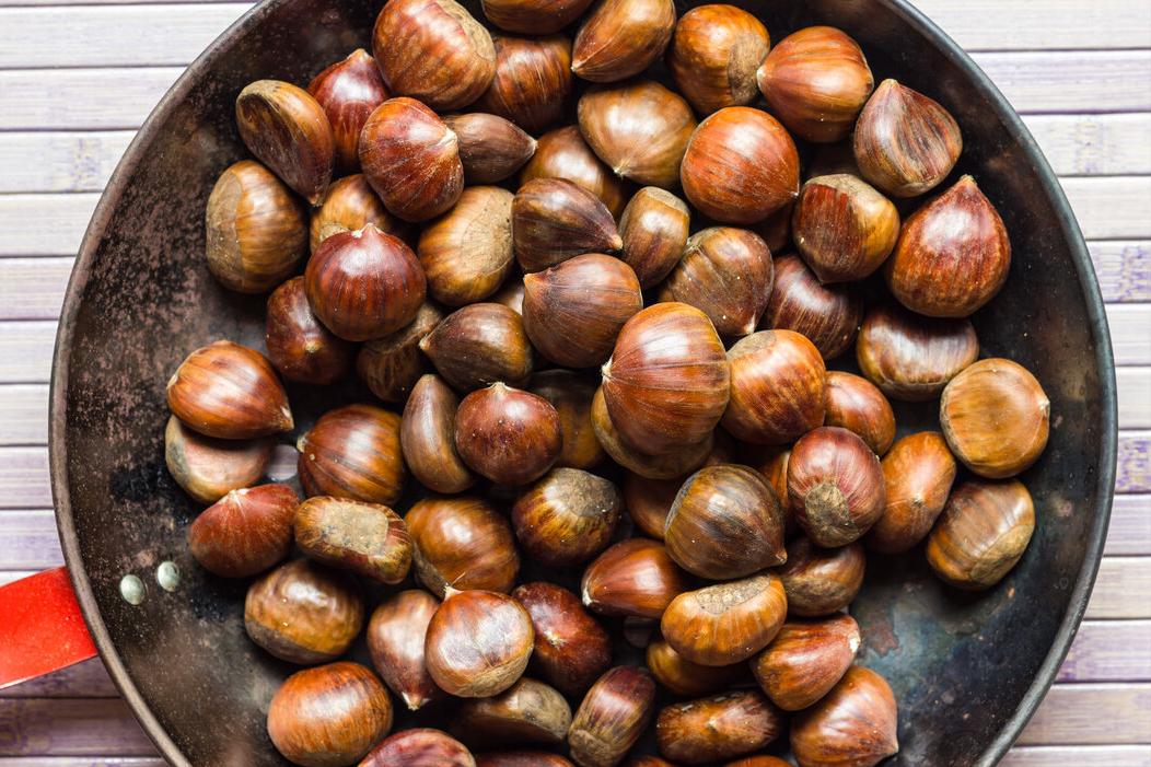 煮板栗，用冷水还是开水？学会2个窍门，香甜绵软，好剥壳不粘皮