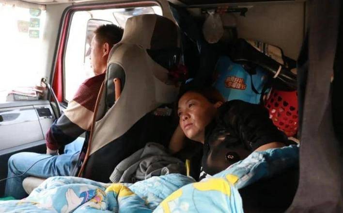 90后卡车夫妻记录卡车生活,1700万卡车夫妻的真实生活