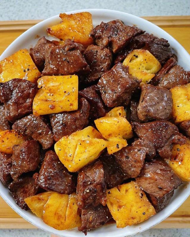 菠萝炒牛肉家常做法视频,菠萝炒牛肉最简单的做法