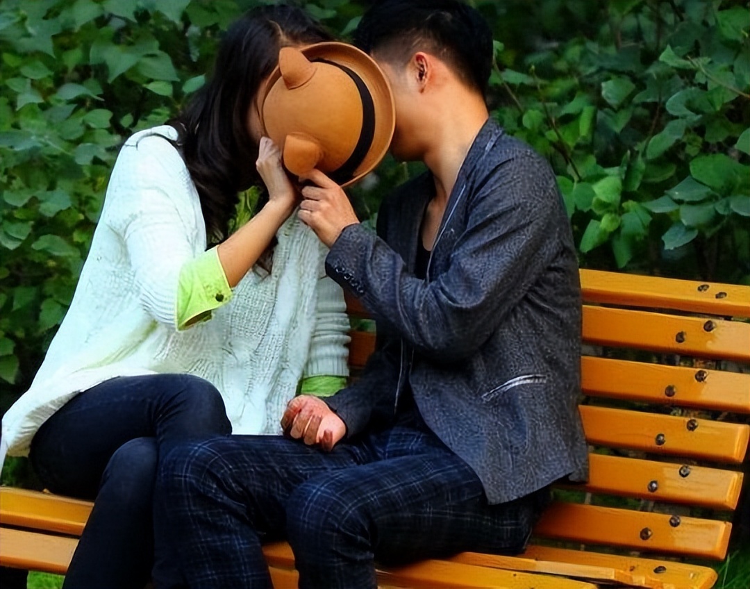 娴欐睙濂冲ぇ瀛︾敓鑱婂ぉ璇煶鏇濆厜,娴欐睙濂冲ぇ瀛︾敓鑱婂ぉ褰曢煶