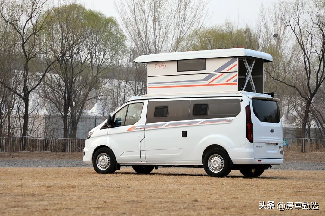 福特新全顺v362中轴低顶升顶房车,齐星全顺v362硬升顶房车