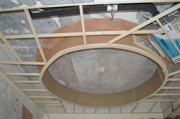 「春秋装饰干货」轻钢龙骨与木龙骨，哪种做吊顶好？