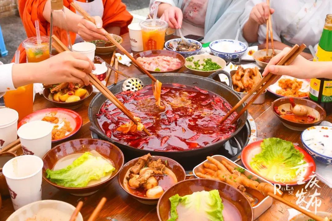重庆1300万火锅店,重庆火锅上亿