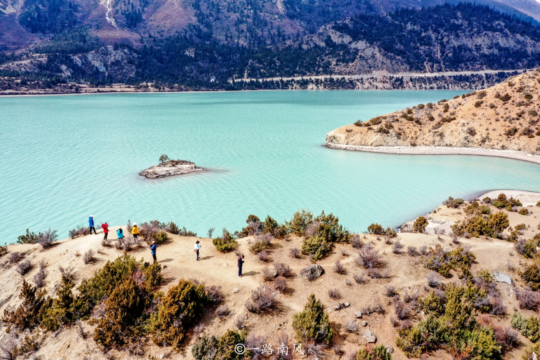 西藏昌都市城全景 (西藏第一大城市昌都)