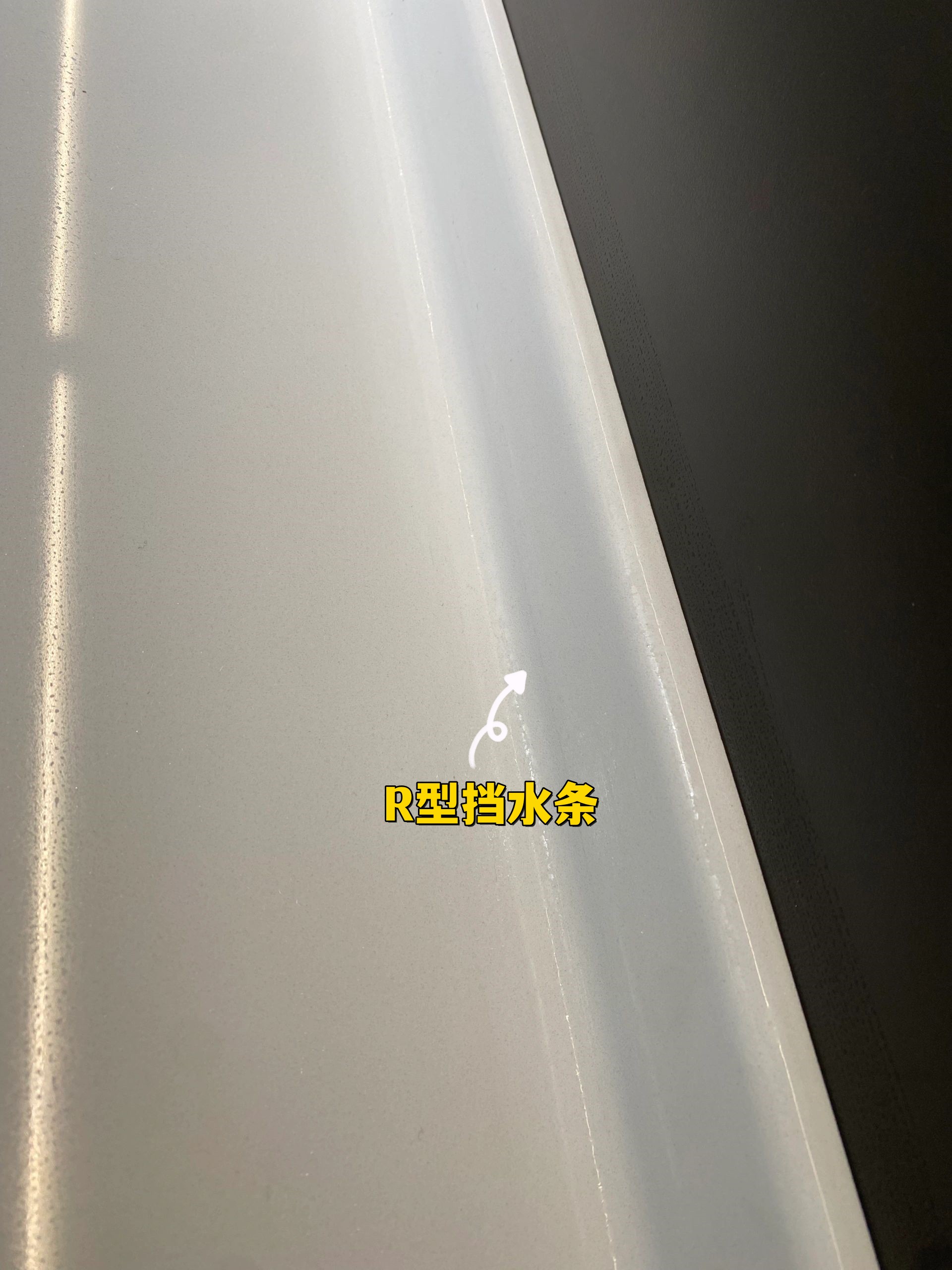 石英石台面是目前橱柜最常用的,橱柜台面石英石选购注意事项