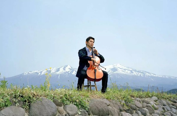 豆瓣60万人打出8.9分，这部日本经典电影《入殓师》太好哭了