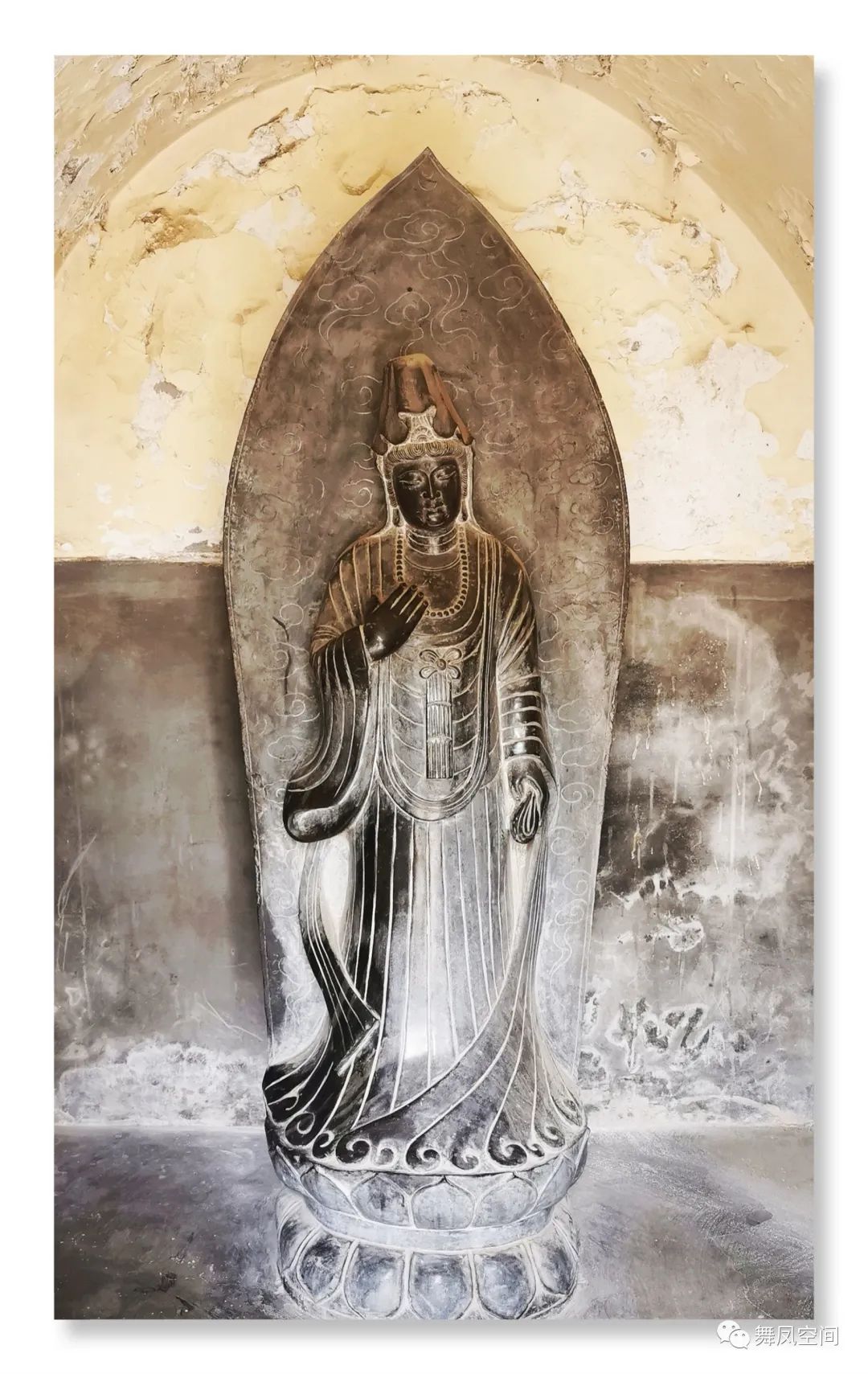 白塔寺是在北海公园里面吗,白塔寺是北海的白塔吗